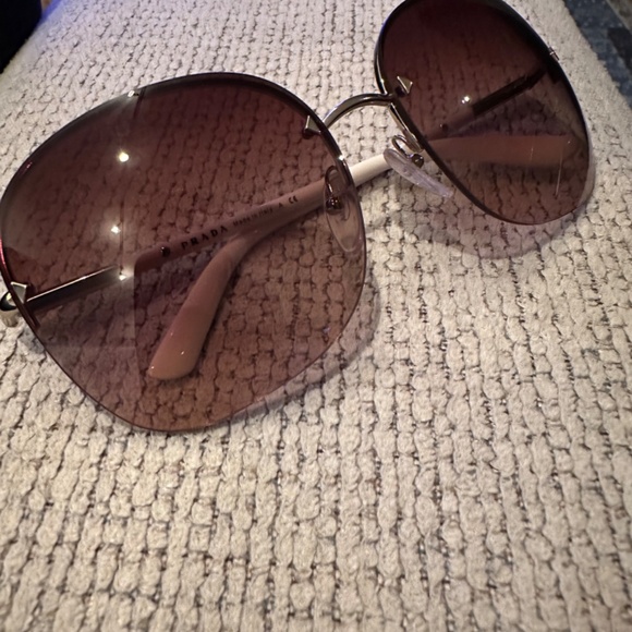 New & Unused Prada Sunglasses - Model SPR53N - Picture 4 of 4